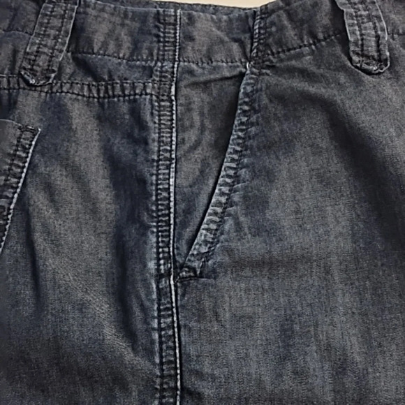 Gap 1969 Very Lightweight 100% cotton dark denim 5 pocket jean shorts - Picture 2 of 12